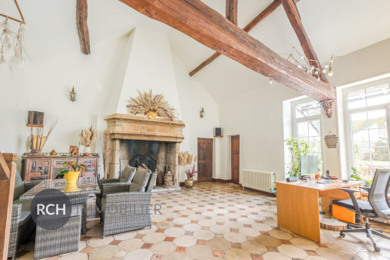 Photos du bien : Prunay-le-Temple – Belle longère avec dépendances sur grand terrain arboré