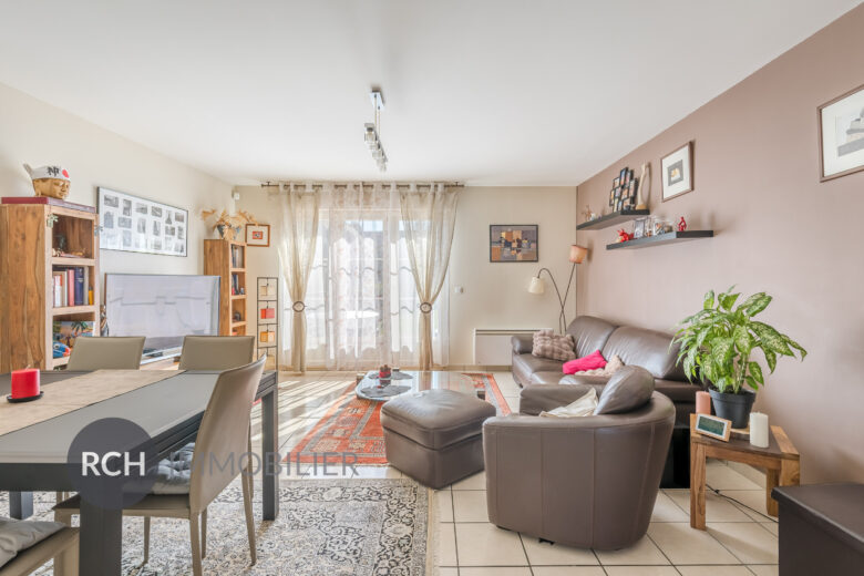 Photos du bien : Saint-Léger-en-Yvelines – Maison de village avec jardin dans un environnement calme