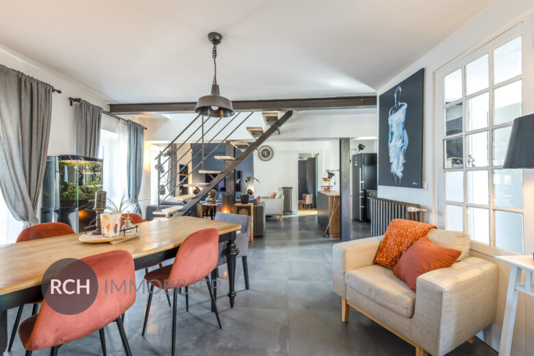 Photos du bien : Exclusivité – Saint-Léger-en-Yvelines – Maison ancienne avec joli jardin clos de mur