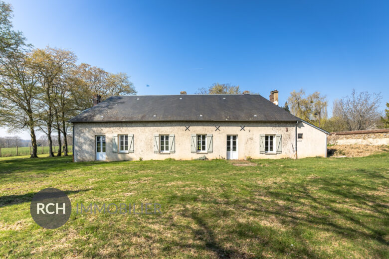 Photos du bien : La Hauteville – Maison à rénover avec grenier à aménager dans un environnement calme