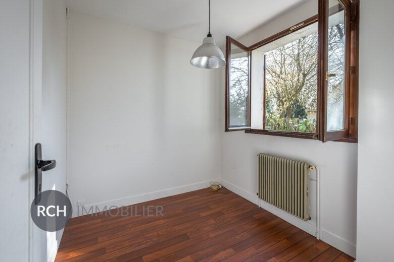 Photos du bien : Seul mandataire – Le Tremblay-sur-Mauldre – Maison familiale dans un environnement calme avec sous-sol total