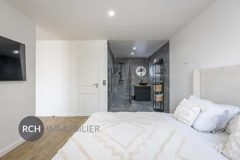 Photos du bien : Gambais – Maison familiale entièrement rénovée avec une belle vue dégagée