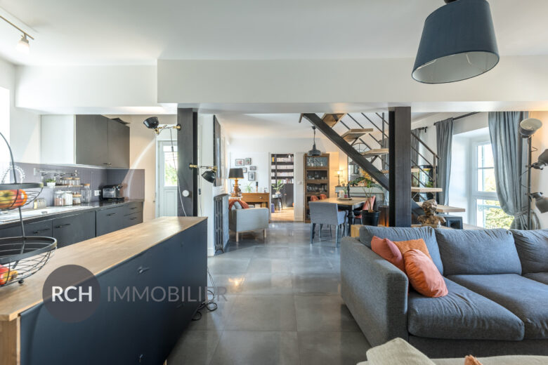 Photos du bien : Exclusivité – Saint-Léger-en-Yvelines – Maison ancienne avec joli jardin clos de mur