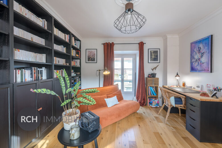 Photos du bien : Exclusivité – Saint-Léger-en-Yvelines – Maison ancienne avec joli jardin clos de mur