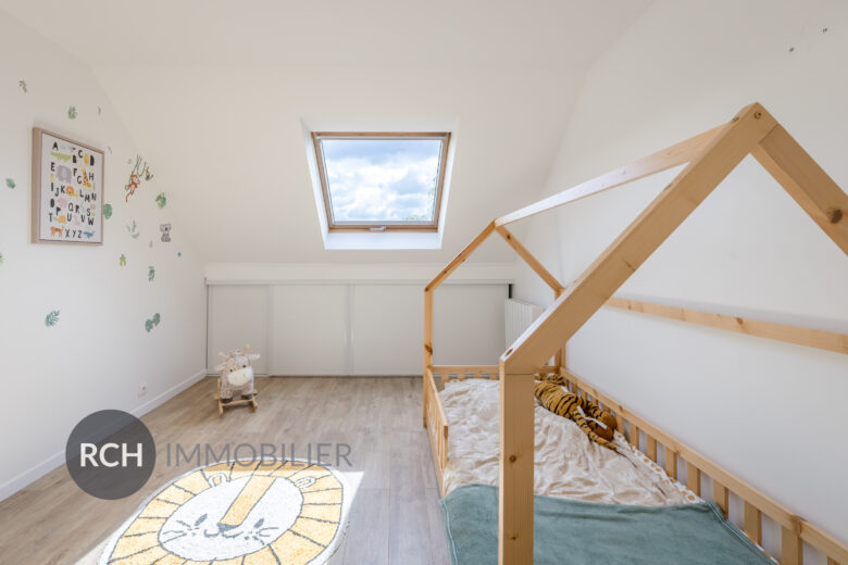 Photos du bien : Gambais – Maison familiale entièrement rénovée avec une belle vue dégagée