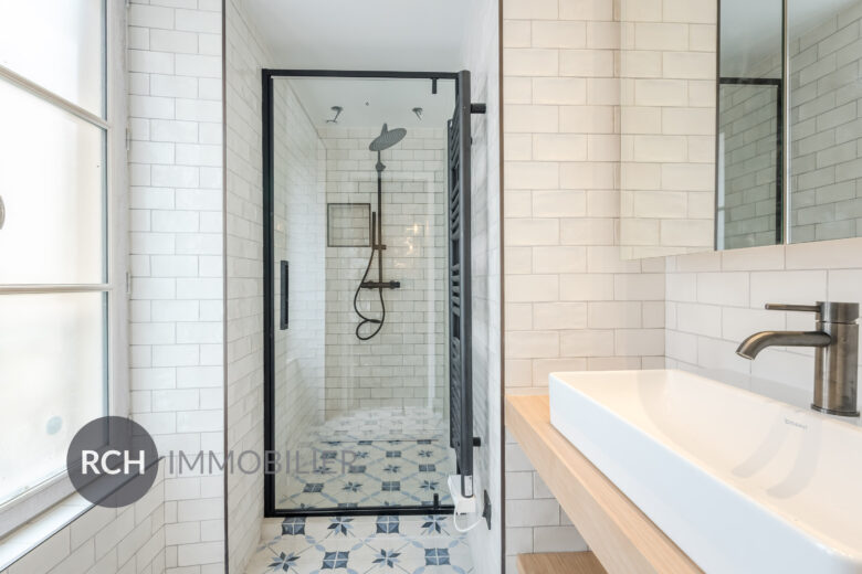 Photos du bien : Exclusivité – Charmante maison ancienne parfaitement rénovée avec matériaux anciens et nobles dans le centre de Montfort-l&rsquo;Amaury