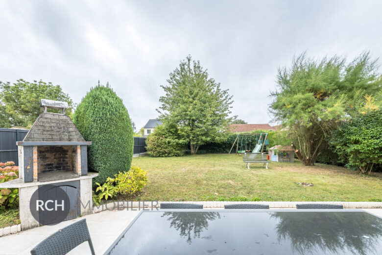 Photos du bien : Andelu – Spacieuse maison familiale avec beau terrain arboré