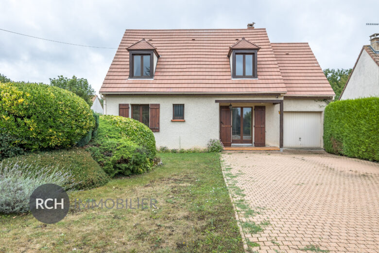 Photos du bien : Andelu – Spacieuse maison familiale avec beau terrain arboré