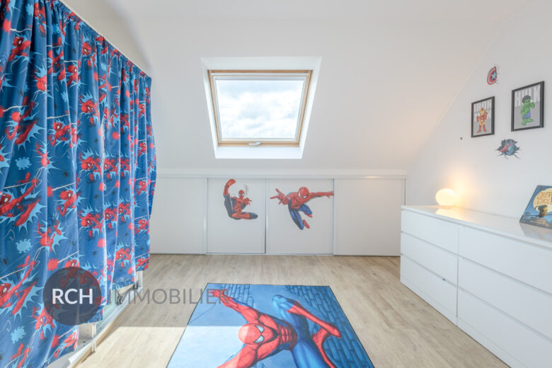 Photos du bien : Gambais – Maison familiale entièrement rénovée avec une belle vue dégagée