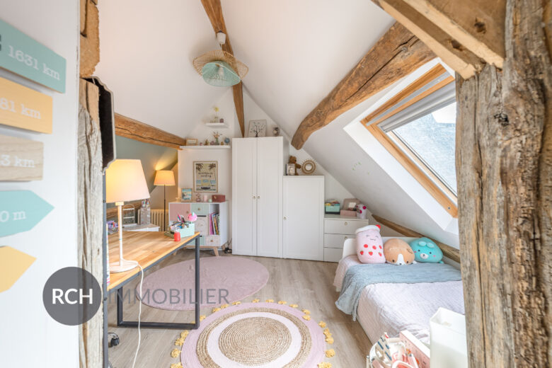 Photos du bien : Exclusivité – Saint-Léger-en-Yvelines – Maison ancienne avec joli jardin clos de mur