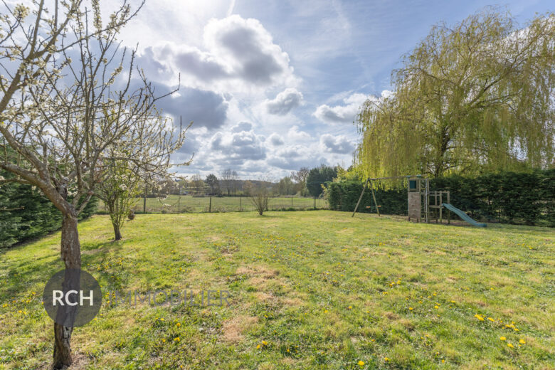 Photos du bien : Gambais – Maison familiale entièrement rénovée avec une belle vue dégagée