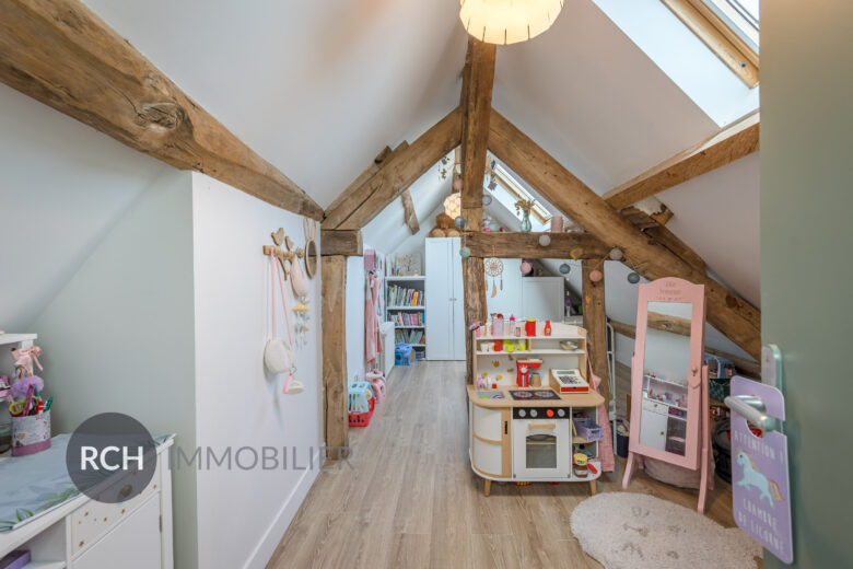 Photos du bien : Exclusivité – Saint-Léger-en-Yvelines – Maison ancienne avec joli jardin clos de mur