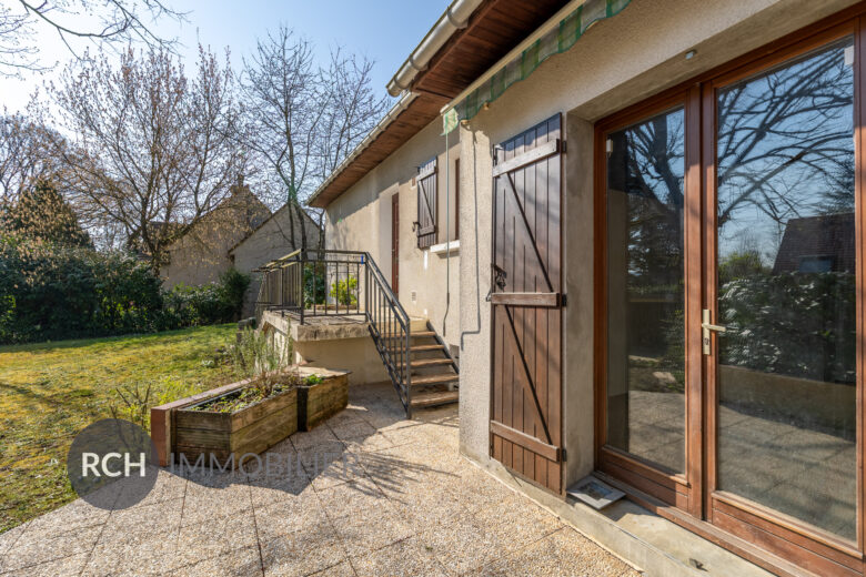 Photos du bien : Seul mandataire – Le Tremblay-sur-Mauldre – Maison familiale dans un environnement calme avec sous-sol total