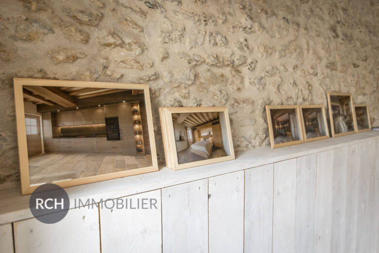 Photos du bien : Exclusivité – Charmante maison ancienne parfaitement rénovée avec matériaux anciens et nobles dans le centre de Montfort-l&rsquo;Amaury