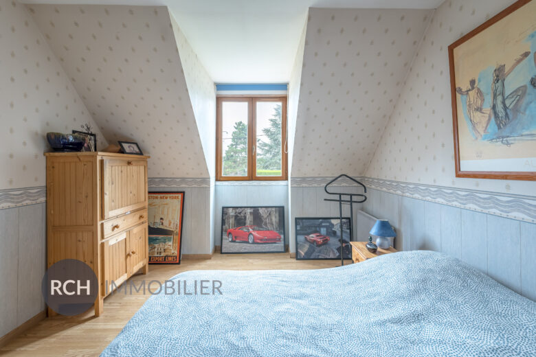 Photos du bien : Andelu – Spacieuse maison familiale avec beau terrain arboré