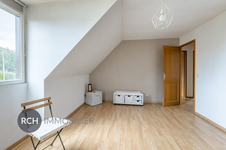 Photos du bien : Andelu – Spacieuse maison familiale avec beau terrain arboré