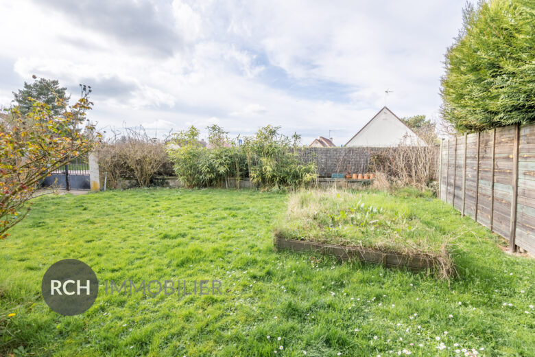 Photos du bien : Adainville – Forêt à pied – Maison familiale avec joli jardin arboré