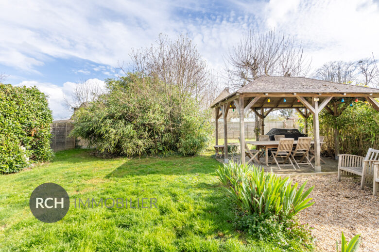 Photos du bien : Adainville – Forêt à pied – Maison familiale avec joli jardin arboré