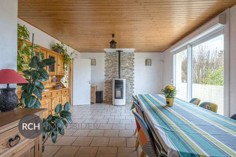 Photos du bien : Adainville – Forêt à pied – Maison familiale avec joli jardin arboré