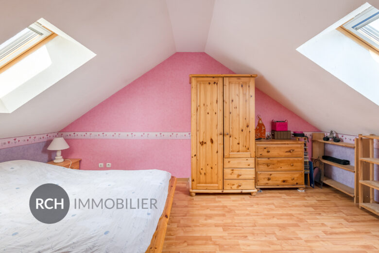 Photos du bien : Adainville – Forêt à pied – Maison familiale avec joli jardin arboré