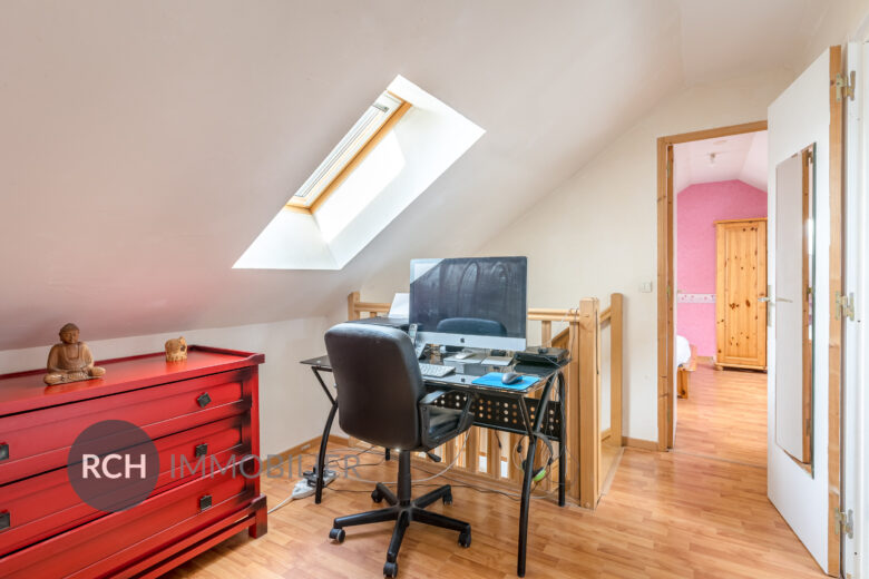 Photos du bien : Adainville – Forêt à pied – Maison familiale avec joli jardin arboré