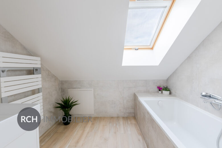 Photos du bien : Adainville – Forêt à pied – Maison familiale avec joli jardin arboré