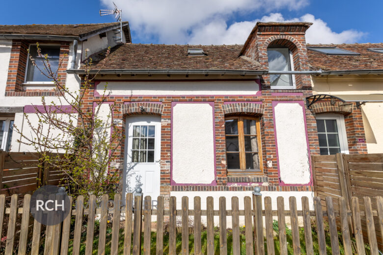 Photos du bien : Boutigny-Prouais – Charmante maison de village avec jardinet et cour commune