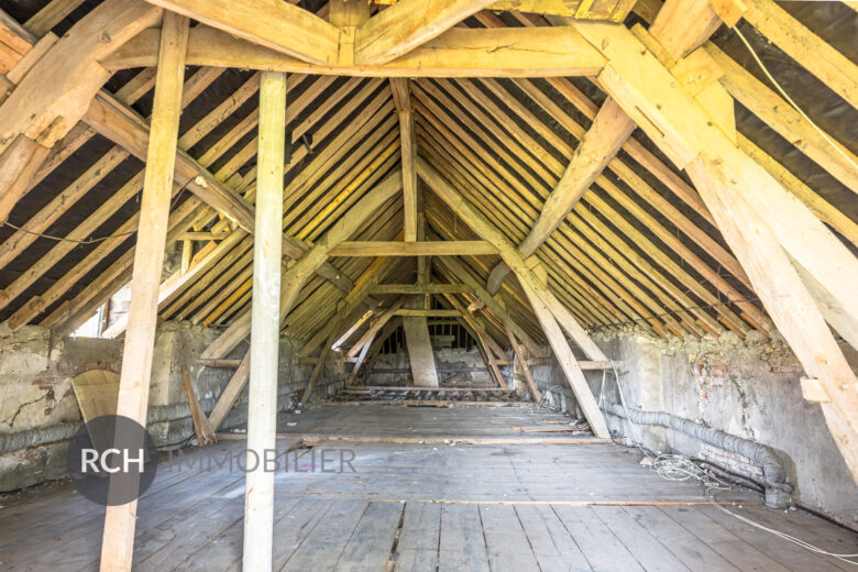 Photos du bien : La Hauteville – Maison à rénover avec grenier à aménager dans un environnement calme