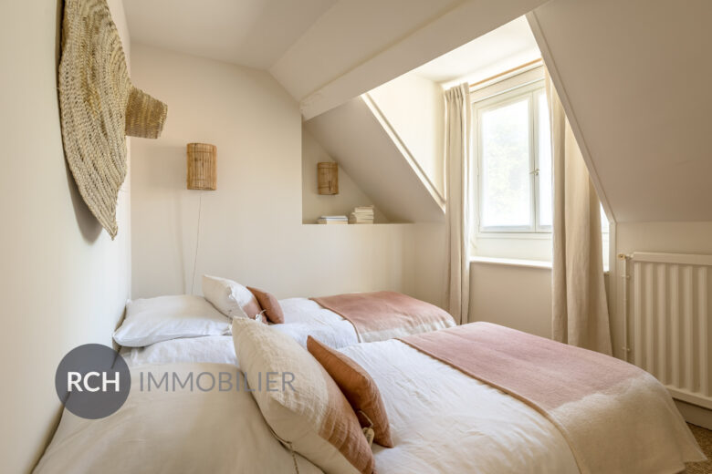 Photos du bien : Montfort l&rsquo;Amaury – Bien unique avec piscine dans le centre historique