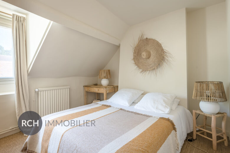 Photos du bien : Montfort l&rsquo;Amaury – Bien unique avec piscine dans le centre historique