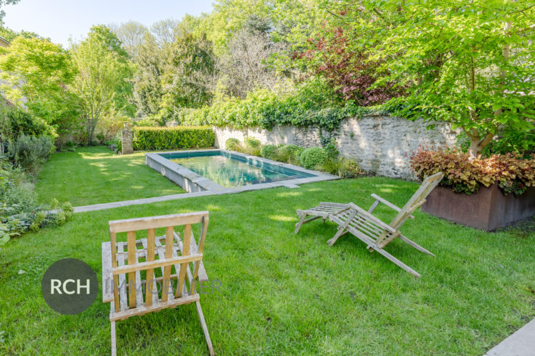 Photos du bien : Montfort l&rsquo;Amaury – Bien unique avec piscine dans le centre historique