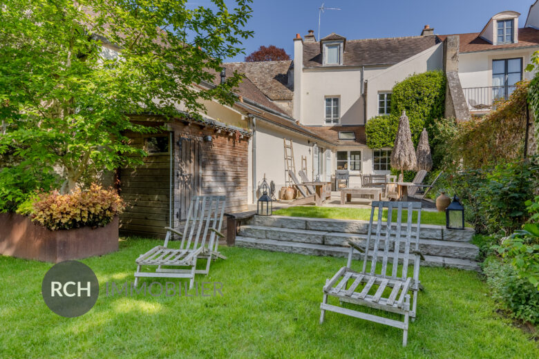 Photos du bien : Montfort l&rsquo;Amaury – Bien unique avec piscine dans le centre historique