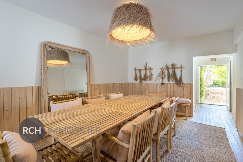 Photos du bien : Montfort l&rsquo;Amaury – Bien unique avec piscine dans le centre historique