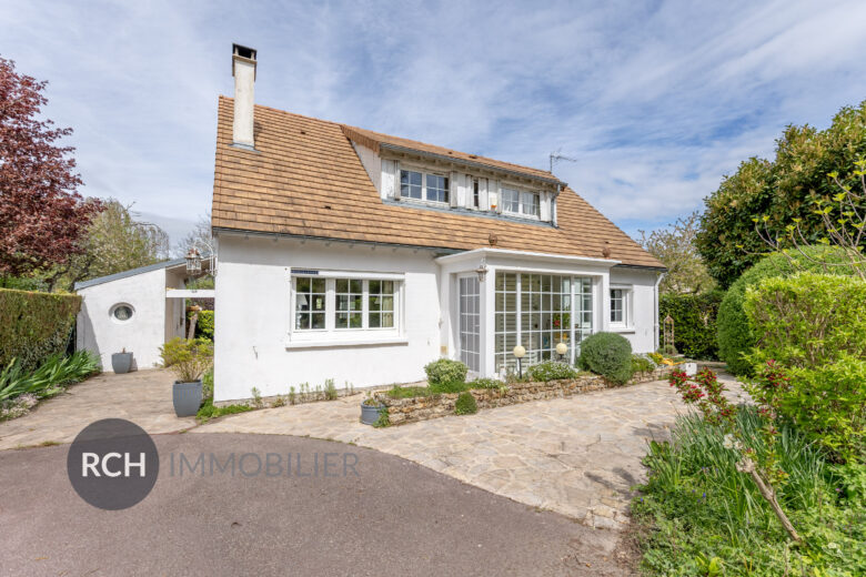 Photos du bien : Le Tremblay-sur-Mauldre – Maison familiale au calme avec joli jardin