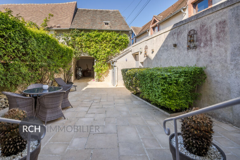 Photos du bien : Houdan Centre – Maison de Maître joliment rénovée au coeur de Houdan