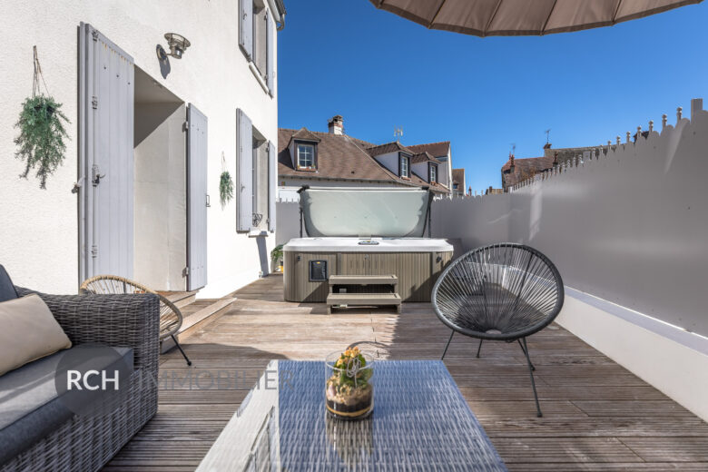 Photos du bien : Houdan Centre – Maison de Maître joliment rénovée au coeur de Houdan