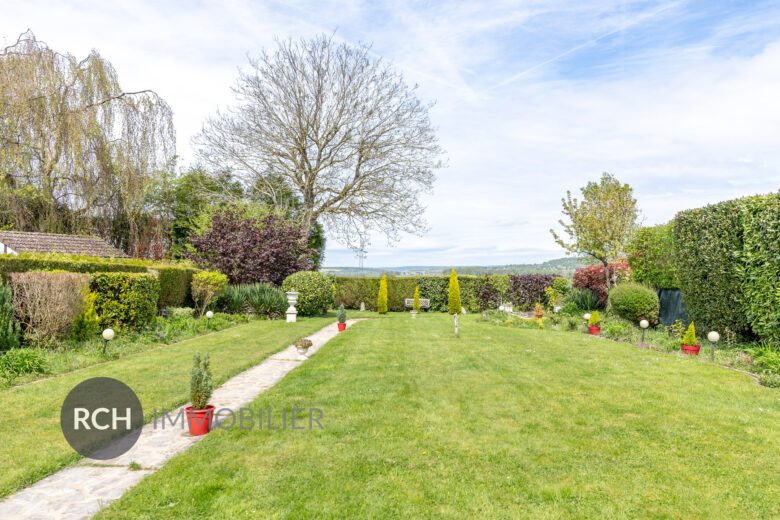 Photos du bien : Le Tremblay-sur-Mauldre – Maison familiale au calme avec joli jardin