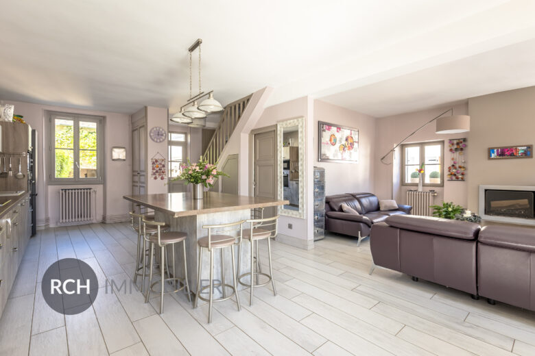 Photos du bien : Houdan Centre – Maison de Maître joliment rénovée au coeur de Houdan