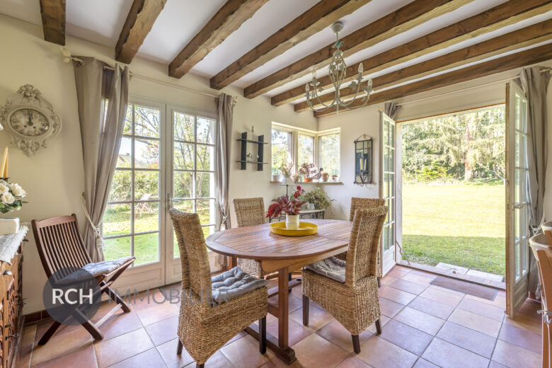 Photos du bien : Seul mandataire – Gambais – Charmante maison au coeur d&rsquo;un écrin de verdure