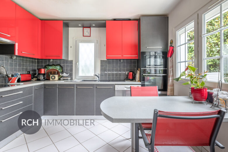 Photos du bien : Le Tremblay-sur-Mauldre – Maison familiale au calme avec joli jardin