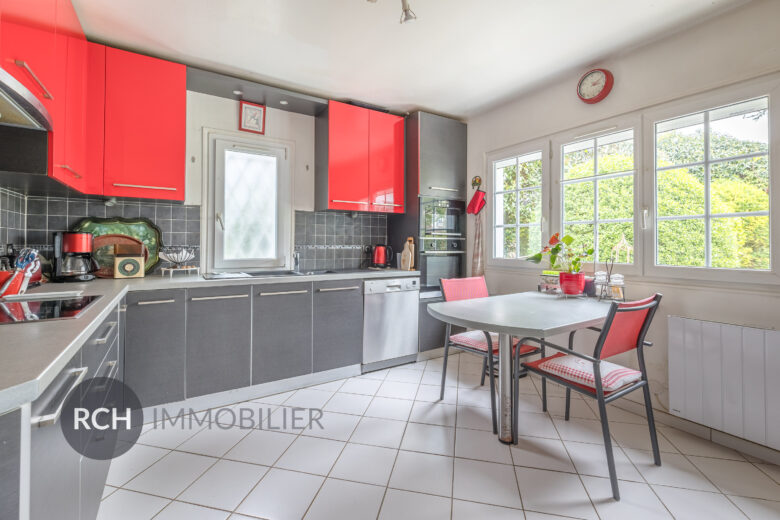 Photos du bien : Le Tremblay-sur-Mauldre – Maison familiale au calme avec joli jardin