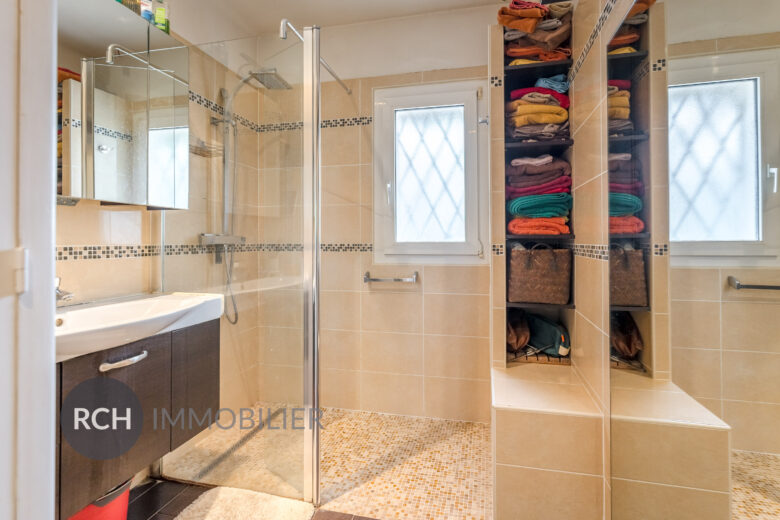 Photos du bien : Le Tremblay-sur-Mauldre – Maison familiale au calme avec joli jardin