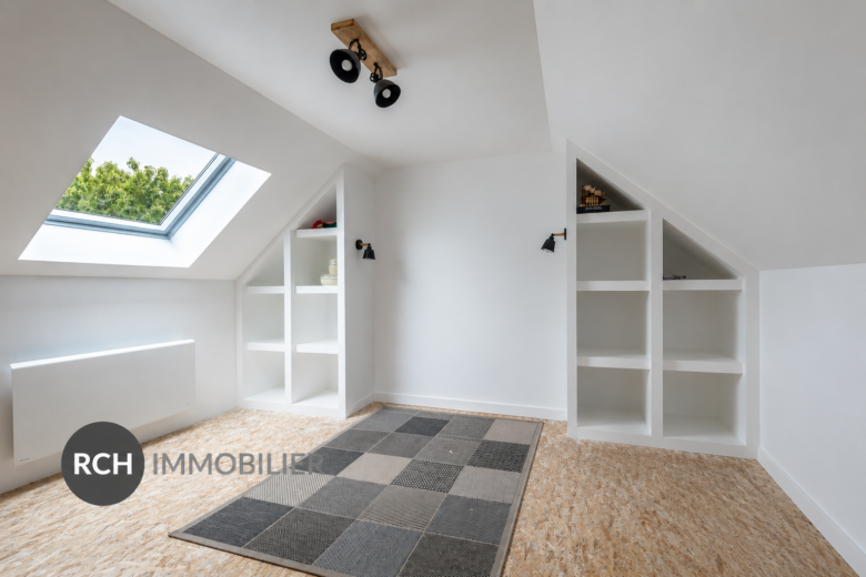 Photos du bien : Méré – Maison familiale récente avec de beaux volumes