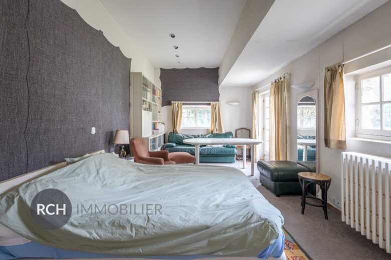 Photos du bien : Bazainville – Maison en pierre à rénover sur un beau terrain boisé