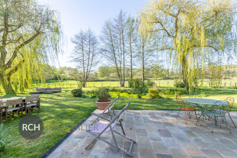 Photos du bien : Gambais – Demeure de charme avec vue dégagée au coeur de la forêt.