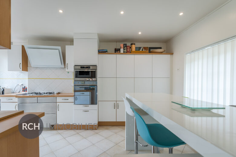 Photos du bien : Exclusivité – Boissy-Sans-Avoir – Maison familiale entièrement rénovée située au coeur d&rsquo;un village