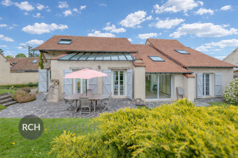 Photos du bien : Exclusivité – Boissy-Sans-Avoir – Maison familiale entièrement rénovée située au coeur d&rsquo;un village