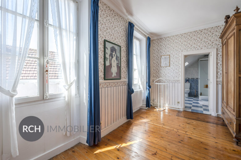 Photos du bien : Flexanville – Maison bourgeoise en coeur de village