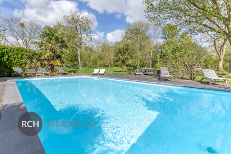 Photos du bien : Flexanville – Propriété d&rsquo;exception avec piscine chauffée sur un beau parc arboré