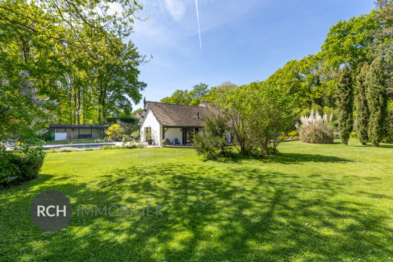 Photos du bien : Gambais – Propriété entièrement rénovée dans un environnement privilégié avec piscine chauffée